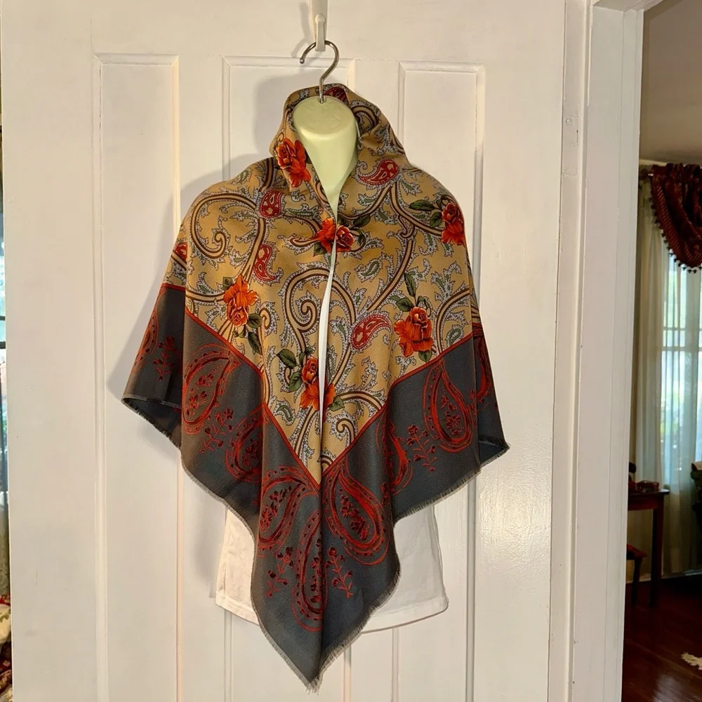 Vtg Filene’s Basement Very, Very Large Gray & Orange‎ Floral Paisley Square Wrap